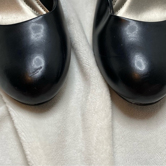 Comfort Plus by Predictions Classic Black Pumps - Picture 8 of 10